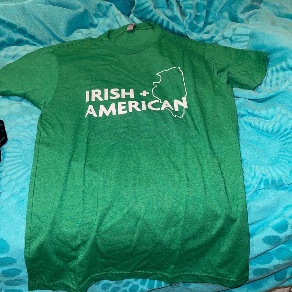 irish american tee, size small but fits more like a medium, soft shirt material